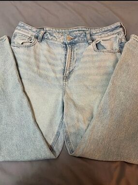 American Eagle Outfitters Light Wash Straight Leg Jeans